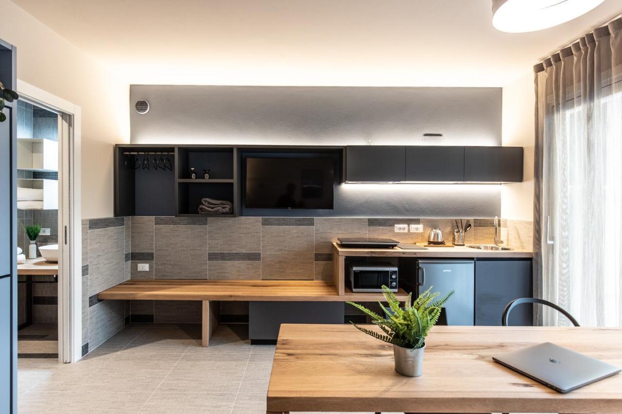Sei Garda Apartments Пескиера дел Гарда Екстериор снимка
